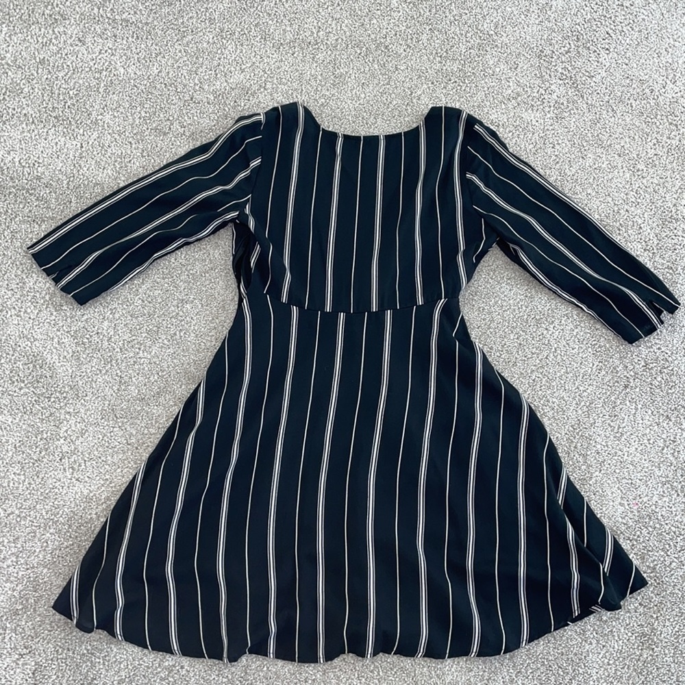 040:AMUSE SOCIETY striped black and white flare mini keyhole dress women small - Picture 5 of 9